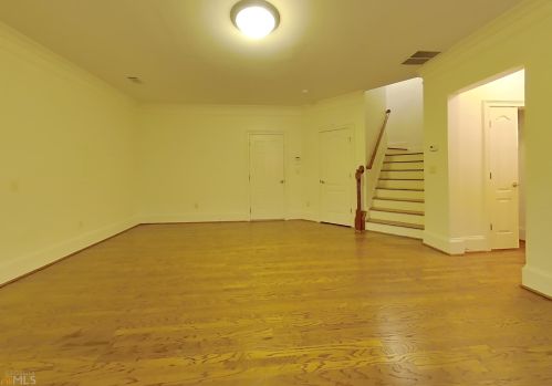 2765 Durham Dr, Atlanta GA  30319-3673 exterior