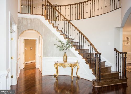 6125 Old Dominion Dr, Mc Lean VA  22101-4901 exterior