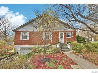 35 Westlake Dr, Valhalla, NY 10595-1233