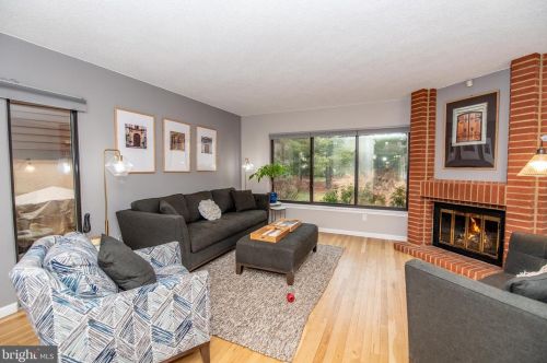 607 Sayre Dr, Princeton NJ 08540-5859 exterior