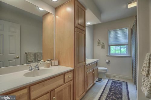 1014 Peggy Dr, Hummelstown PA 17036-9025 exterior