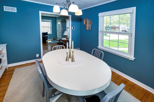 4758 Hollywood Ave, Milwaukee WI 53211-1037 exterior