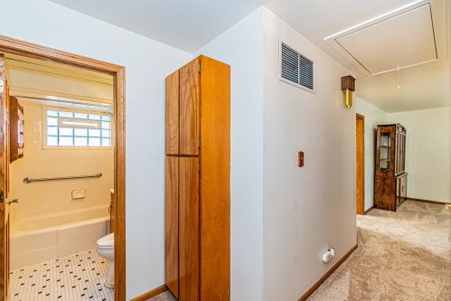 2840 10 Ave, Broadview IL 60153-1926 exterior