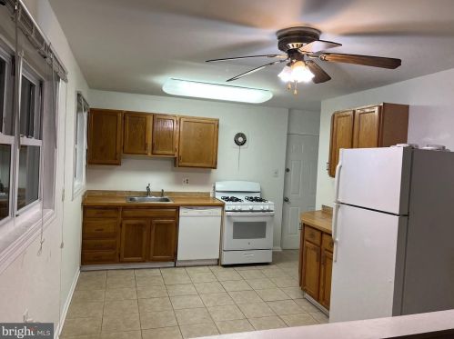 13103 Hallet Ct, Rockville MD  20853-3242 exterior