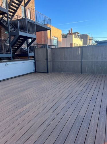 2704 Bosworth Ave, Chicago IL  60614 exterior