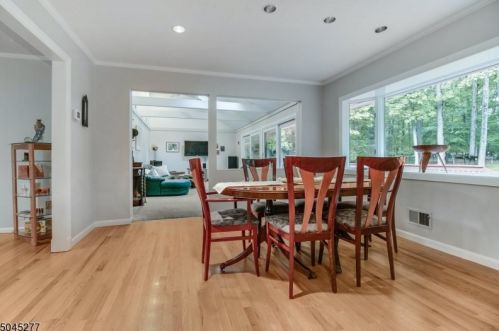 9 Highlander Dr, Scotch Plains NJ 07076-2419 exterior