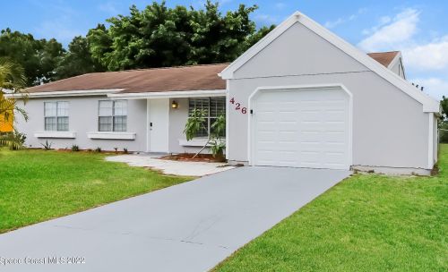 426 Eastport Cir, Fort Pierce FL  34953-7126 exterior