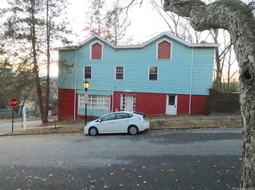 30 Garfield Pl, Poughkeepsie, NY 12601-4326