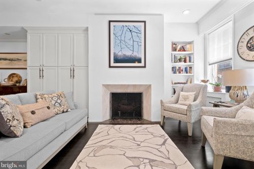 310 16th St, Philadelphia PA  19102-4907 exterior