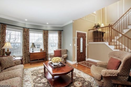 11 Cedar Ct, Hackettstown, NJ 07840-2850