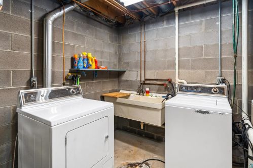 6579 Locust Rd, Duluth MN 55803-9252 exterior