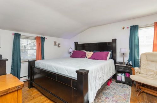 8 Sention Ave, Norwalk CT 06850-3207 exterior