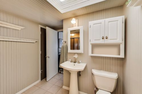 5950 Ozanam Ave, Chicago IL 60631-2235 exterior