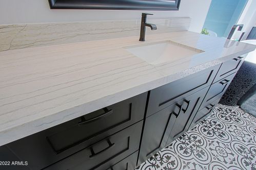 4226 42nd St, Phoenix AZ  85018-4208 exterior