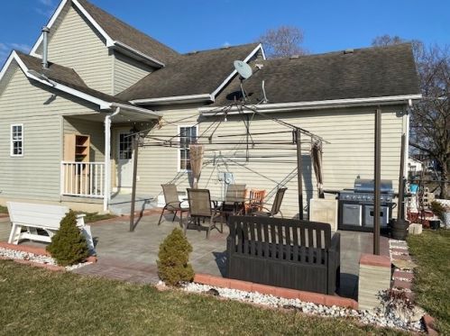 9 Un St, Joliet IL 60433-1143 exterior