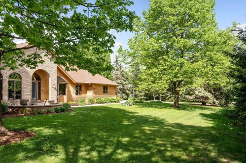 4429 Dorchester Dr, Saint Paul MN 55129-9570 exterior