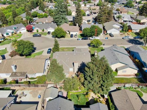 3927 Paula Ct, Turlock CA  95382-8507 exterior