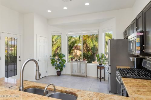 7536 Cosmic Sky Dr, Tucson AZ  85743-5519 exterior