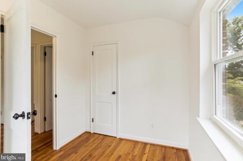 7309 16 Ave, Silver Spring MD 20912-7043 exterior