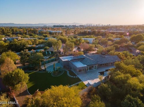 5801 30th St, Phoenix AZ  85016-2401 exterior