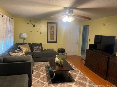 339 Dunfey Ln, Windsor, CT 06095-2354