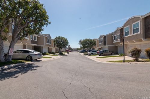 14482 Holt Ave, Tustin CA  92780-8018 exterior