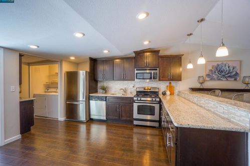 1020 Santa Monica Ct, Concord CA exterior