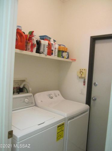 560 Riverdale Ct, Green Valley AZ 85614-3524 exterior