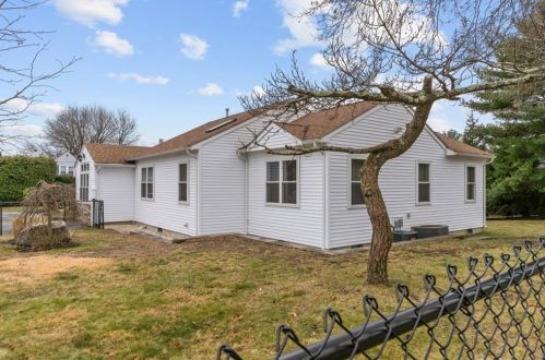 142 Lexington Ave, Providence RI 02904-4413 exterior