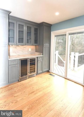 6031 Lands End Ln, Alexandria VA  22315-2669 exterior