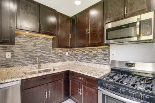 1344 112 St, Chicago IL 60617-7027 exterior