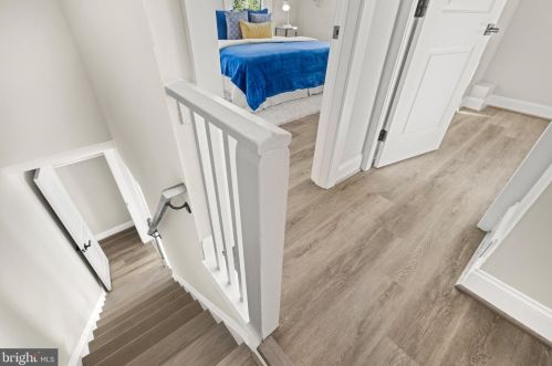 6106 Kings Hwy, Alexandria VA 22303-2416 exterior