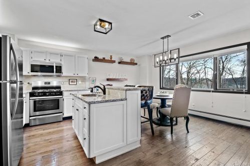 6 Pheasant Walk, Peekskill NY 10566-2545 exterior