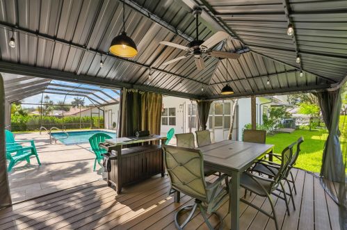 2700 41st St, Boca Raton FL  33434-5842 exterior