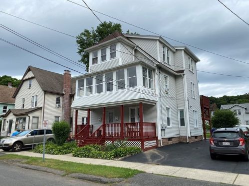 58 Worthen St, West Springfield MA  01089-2648 exterior