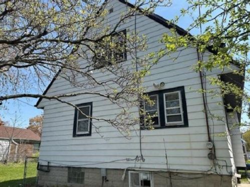 4757 41st St, Milwaukee, WI 53209-5821