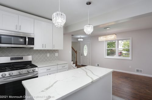 16 Carole Pl, Old Bridge NJ  08857-2502 exterior