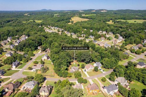 8725 Stone River Dr, Gainesville, GA 30506-4861