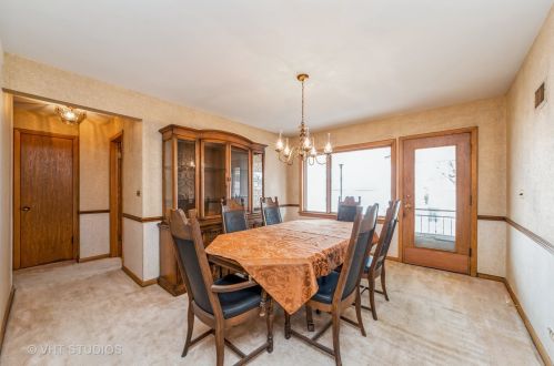 7542 Ainslie St, Chicago IL 60630-2302 exterior