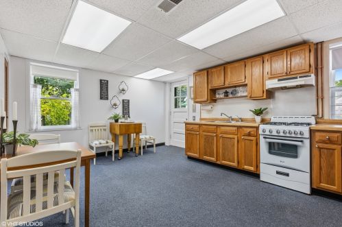 5800 Kenneth Ave, Chicago IL  60646-5910 exterior