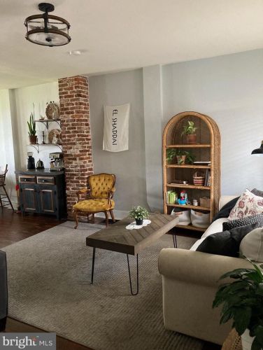 481 New Dorwart St, Lancaster PA  17603-5643 exterior