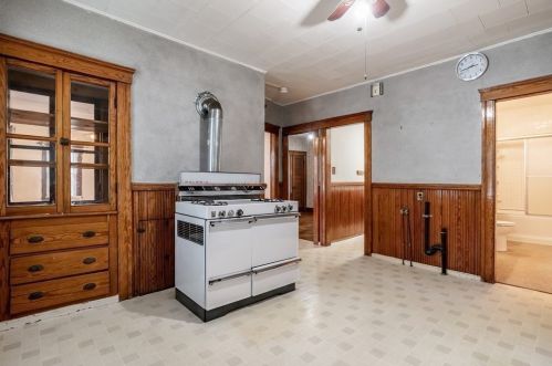 12 Kosta St, Worcester MA 01607-1525 exterior