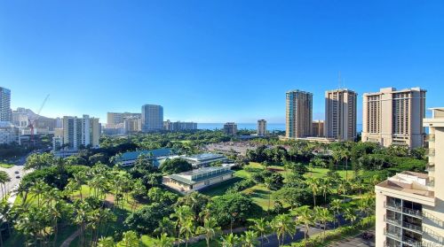 1925 Kalakaua Ave, Honolulu HI 96815-1827 exterior