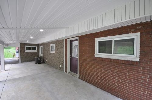 2215 Country Club Dr, Pittsburgh PA  15241-2333 exterior