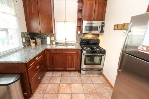 7634 Lorraine Pl, Milwaukee, WI 53222-5038