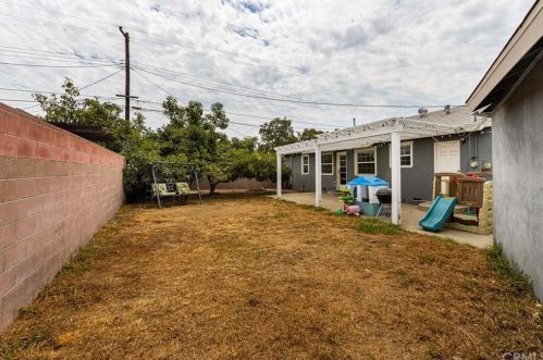 1412 Naples Pl, Fullerton CA  92833-4432 exterior