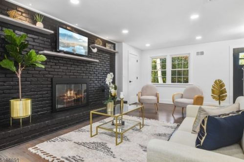 164 Gallows Hill Rd, Westfield NJ 07090-1108 exterior