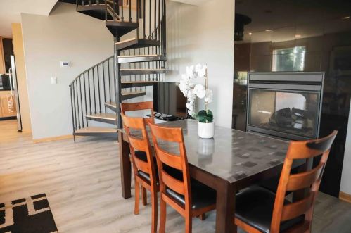 2001 Booth St, Milwaukee WI 53212-3403 exterior