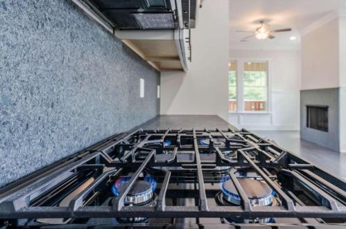 1766 Linwood Ave, Atlanta GA 30344-3159 exterior