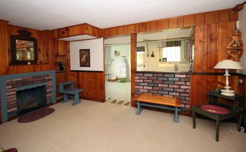 1238 Arrowood Dr, Pittsburgh PA 15243-1804 exterior